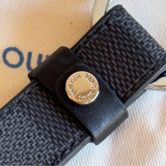 Louis Vuitton Dragonne Keychain Holder LV Hardware, Monogram Checkered Black - Picture 5 of 6